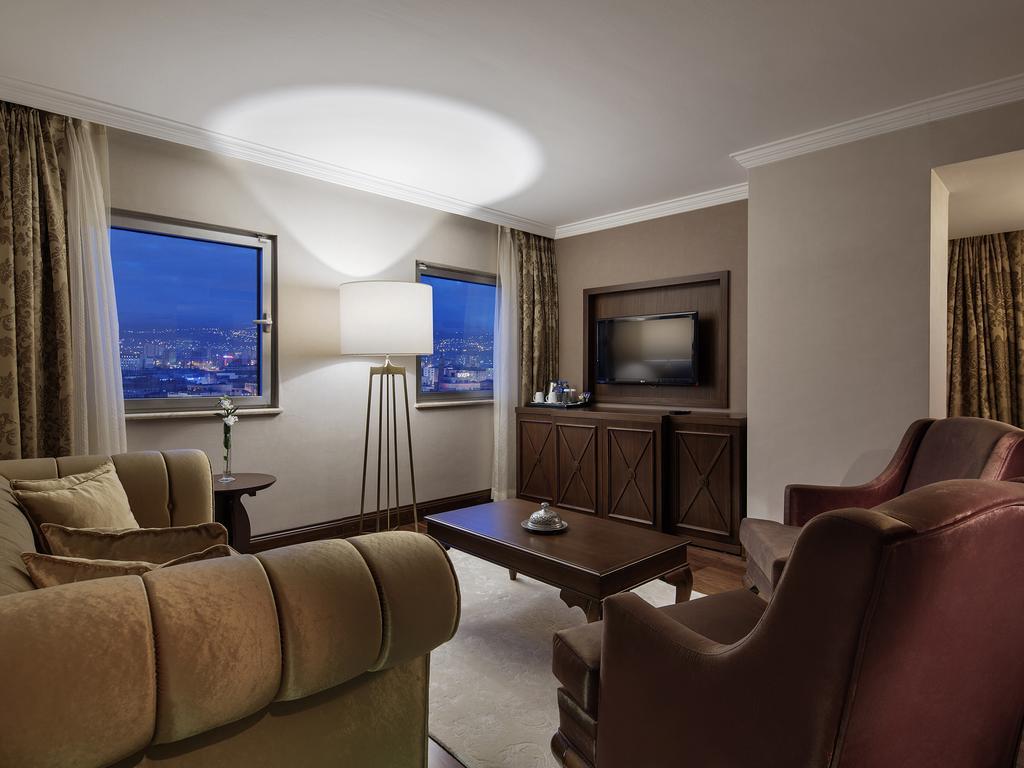 Wyndham Grand Kayseri Ngoại thất bức ảnh A living room at the hotel